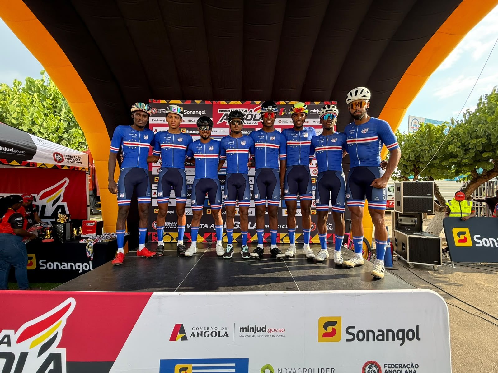 A selecção nacional de Cabo Verde na apresentação das equipas da Volta a Angola, em Luanda