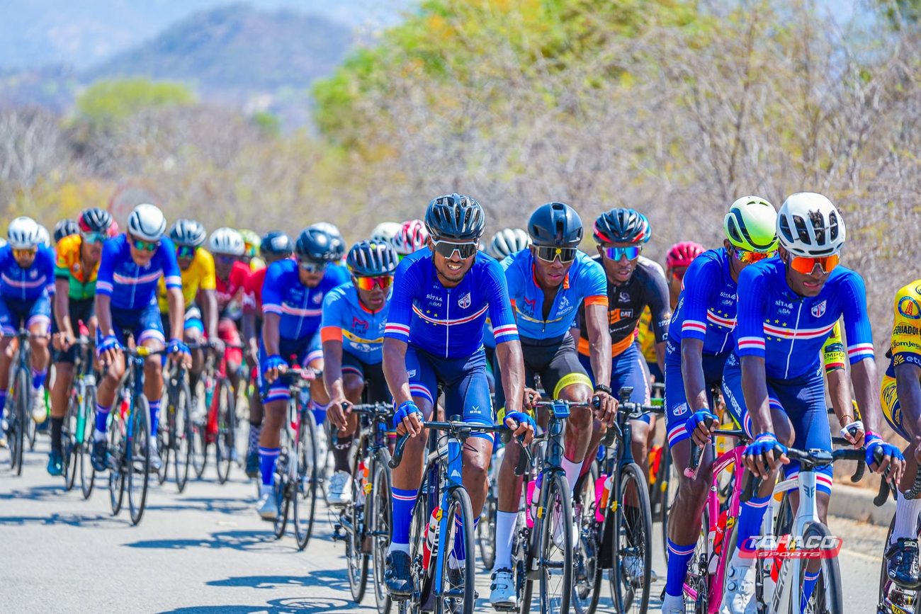 A Selecção de Cabo Verde no pelotão da Volta a Angola
